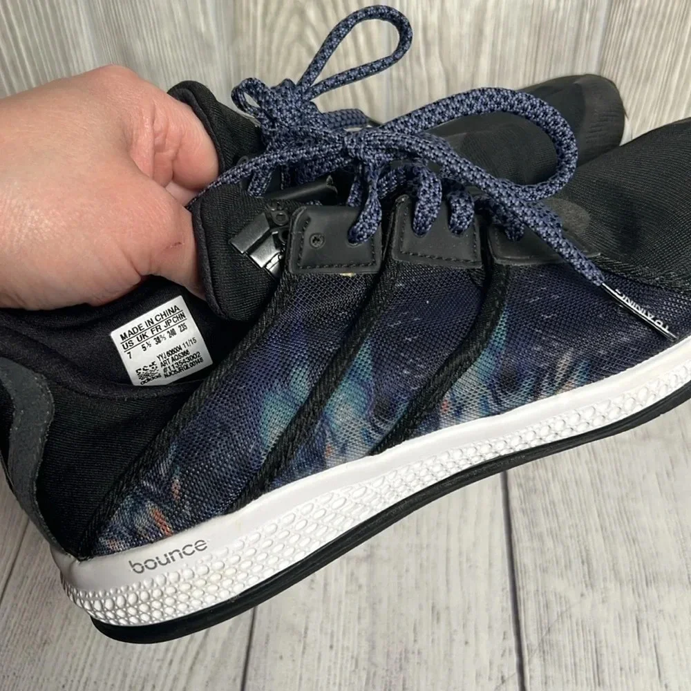 Adidas Bounce shoes size 7 - Picture 4 of 6